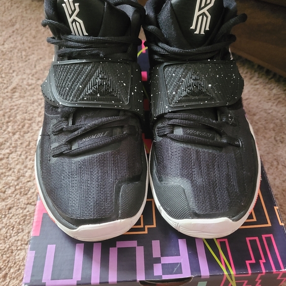 Kyrie 6 'Jet Black' 2022 - Picture 3 of 4
